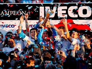 Iveco entregó la copa “Gaucho Rivero” al campeón del torneo Clausura 2012