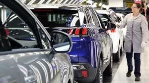 Peugeot, Citroën, DS Automobiles, Opel y Vauxhall cierran sus fábricas en Europa por el Covid-19