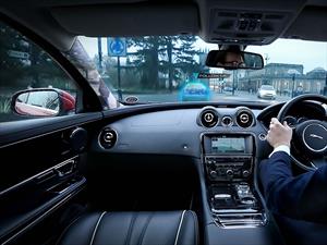 Jaguar Land Rover desarrolla tecnología que hace transparentes los postes del auto