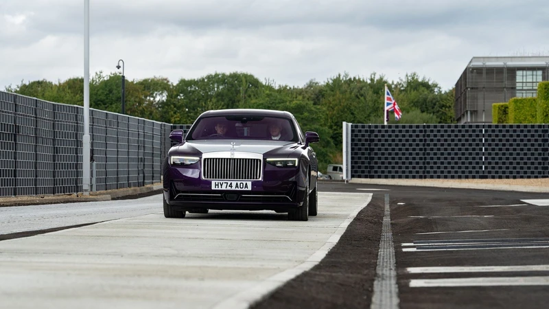 Rolls-Royce en su incansable búsqueda de la perfección inauguró su pista de pruebas