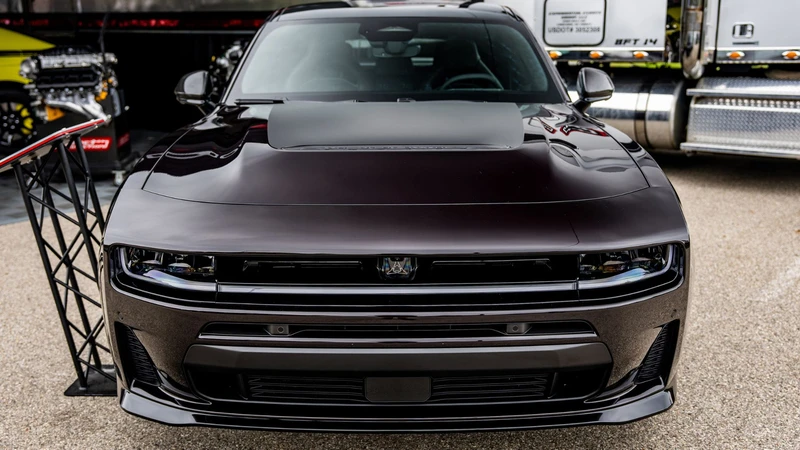 Dodge Charger 2027 gana personalidad con el nuevo color Red Oxide