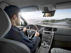 Escuchar música a todo volumen en el carro incrementa riesgo de accidentes