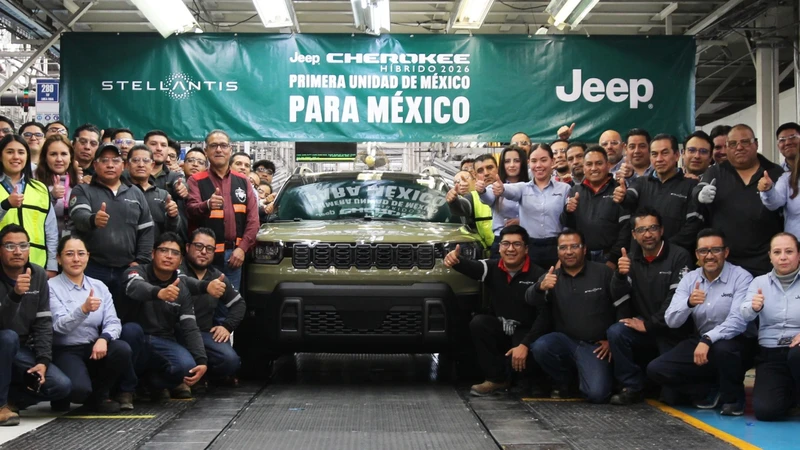El Jeep Cherokee Híbrido comienza a fabricarse en México para la región