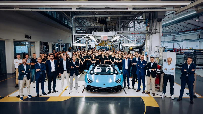Lamborghini finaliza la producción de su modelo Aventador