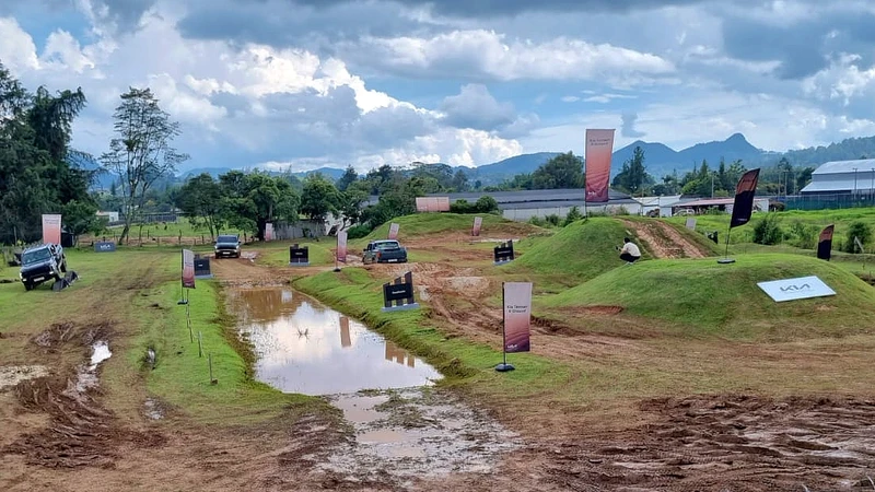 Kia inaugura pista off-road en Antioquia para probar la Tasman en condiciones reales