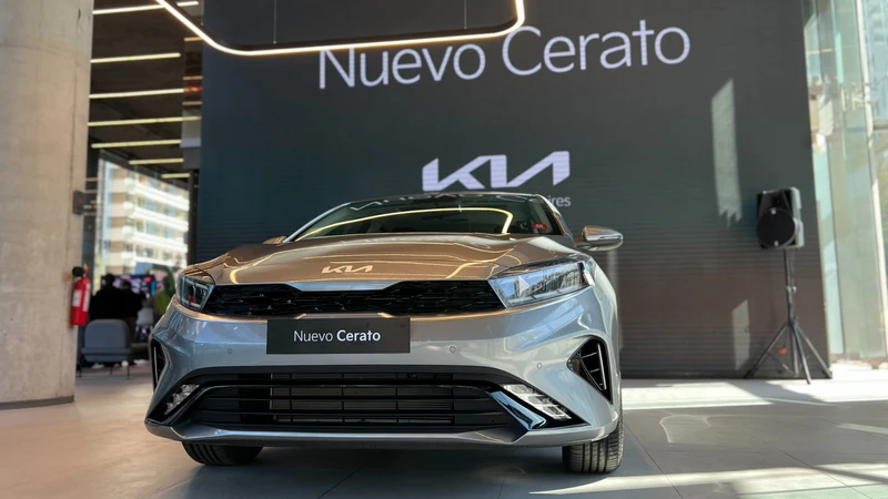 Kia Cerato 2022 en Chile: nuevo diseño y mucho más equipamiento