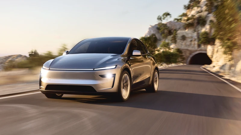 Tesla Model Y 2025: todo lo sabemos del renovado súper ventas eléctrico