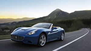 Ferrari presenta una California mejorada en Ginebra 2012