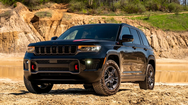 Jeep revive a la Grand Cherokee Trailhawk y Overland para 2027
