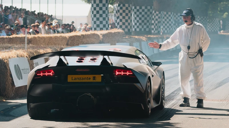 Lanzate llevó a Goodwood el primer Lamborghini Sesto Elemento de calle