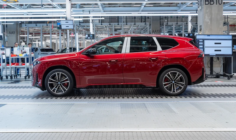 BMW iX3 celebra 50,000 unidades producidas en 9 meses