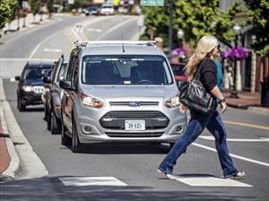 Ford desarrolla señales para que los vehículos autónomos puedan comunicarse con la gente