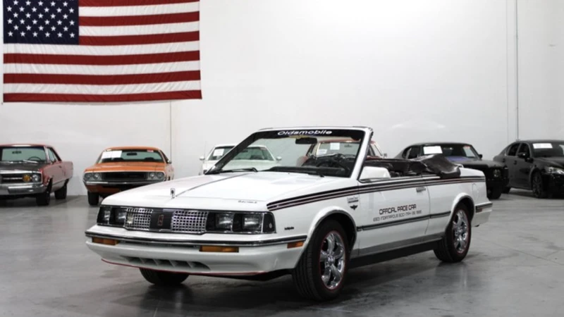 Este Oldsmobile Cutlass Ciera Convertible 1985 es único en el mundo y podría ser tuyo
