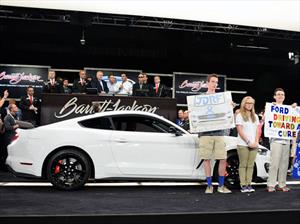 Shelby GT350R Mustang es subastado en un millón de dólares