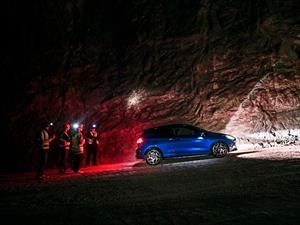 Ford Fiesta ST muestra sus capacidades 400 metros bajo tierra