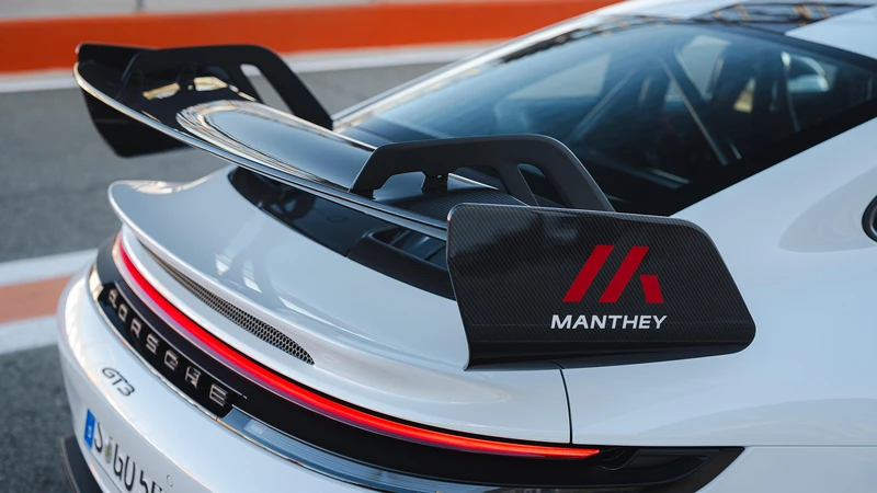 Porsche aumenta su participación en Manthey Racing