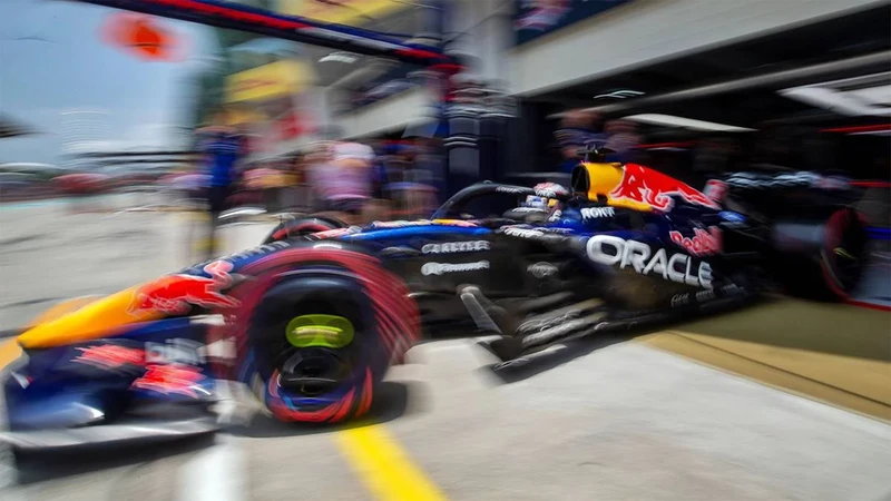 Pole de Verstappen en Bahréin, mientras Colapinto piensa en la carrera