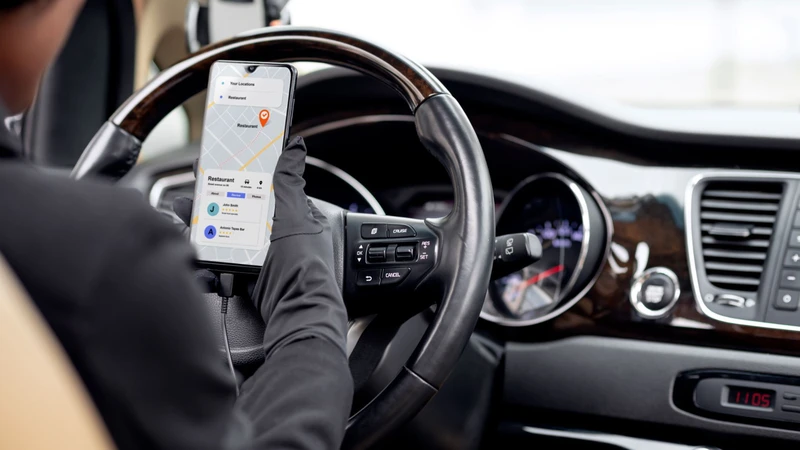 Uber integrará taxis concesionados en su app