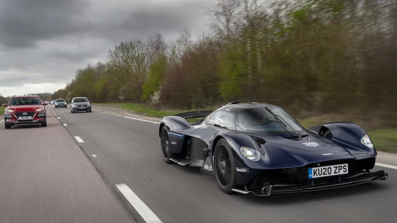 Aston Martin hace llamado a revisión para Valkyrie en Estados Unidos