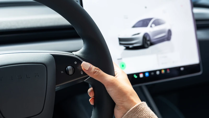 Tesla lanza accesorio para recuperar la palanca de direccionales en el Model 3