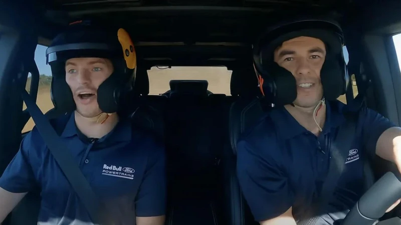 Checo Pérez y Max Verstappen prueban sus habilidades todoterreno con la Ford Bronco Raptor