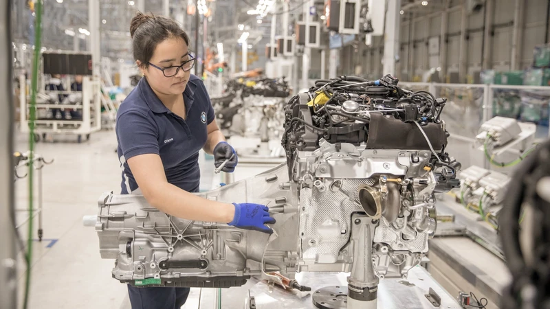 Las asociaciones automotrices lamentaron la imposición de aranceles a México