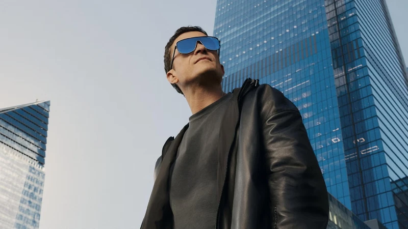 Orlando Bloom diseña una colección cápsula inspirada en el Porsche 911 Targa