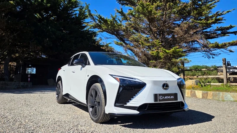 Lexus RZ 550e: mejorando la propuesta del primer eléctrico