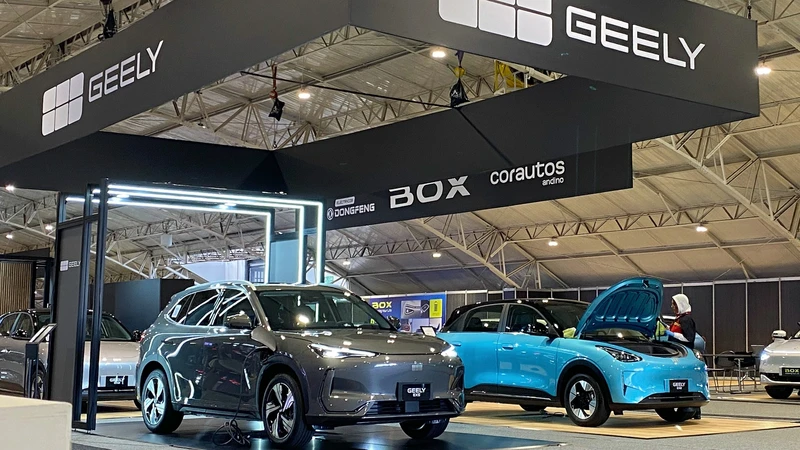 EX2, EX5 y Starray EM-i: los tres modelos electrificados con los que Geely debuta en Colombia