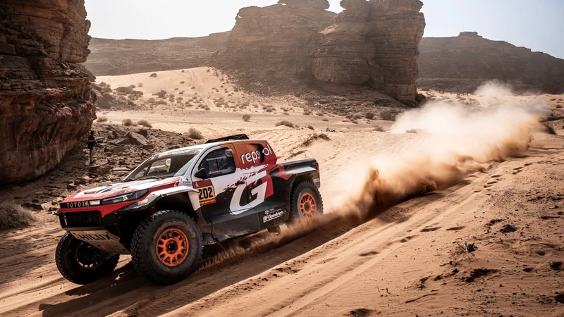 Dakar 2026: Etapa 4, Toyota y Honda lideraron en la primera parte de la etapa maratón