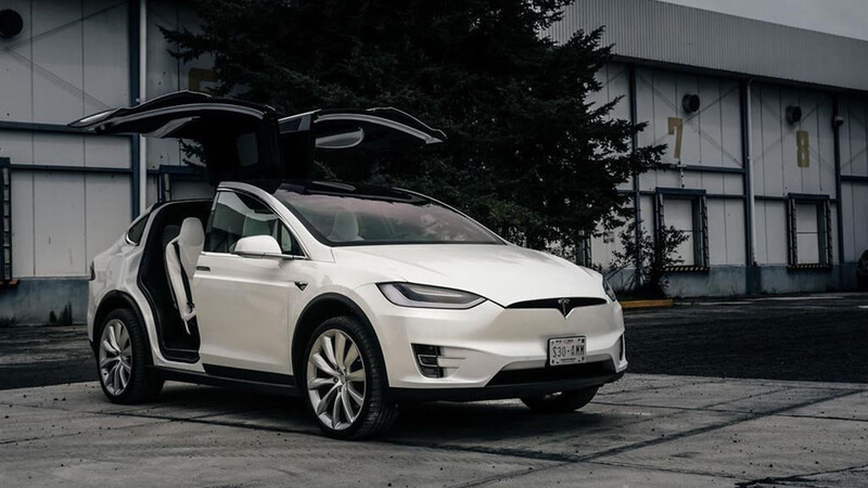 Tesla ofrecerá un sistema de conducción autónoma a partir de junio