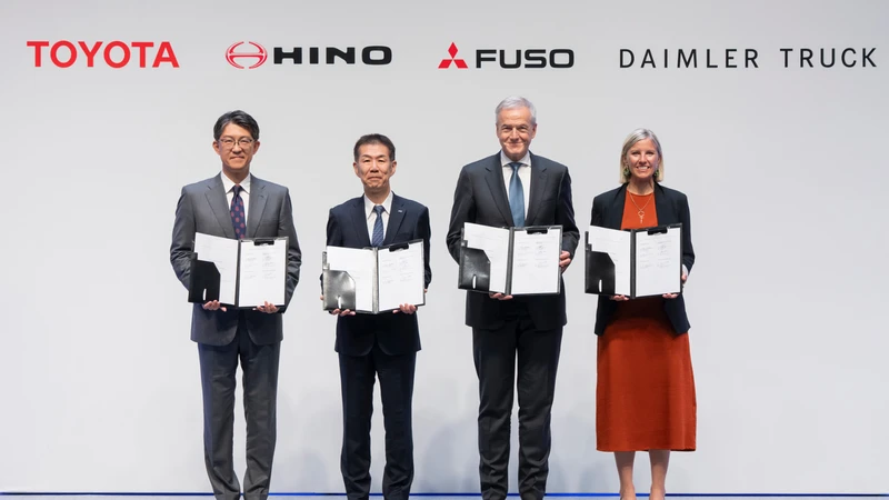 Mitsubishi-Fuso e Hino firman acuerdos finales de integración