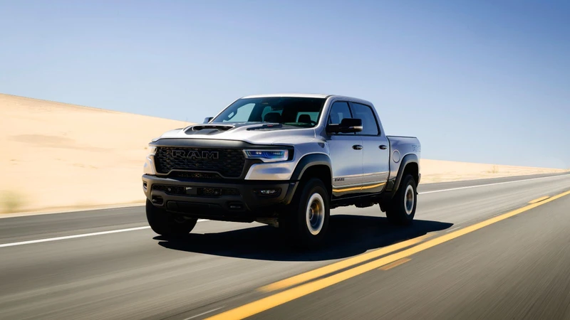 RAM ya comercializa en Chile la versión más extrema de su serie 1500: RHO con la mira en Raptor