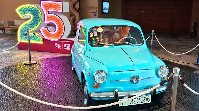 SEAT celebra 25 años en México y exhibe un carismático e histórico 600 D