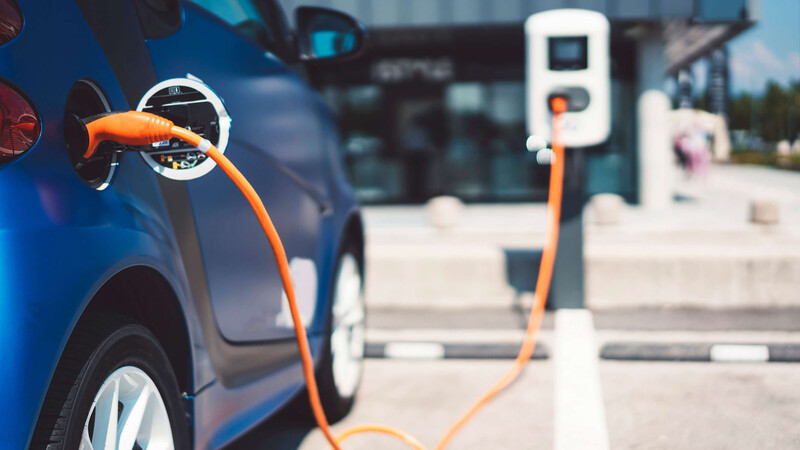 Las baterías para vehículos eléctricos son cada vez más baratas