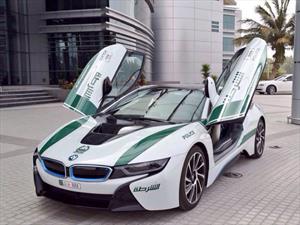 La policía de Dubái adiciona un BMW i8 a su impresionante flota