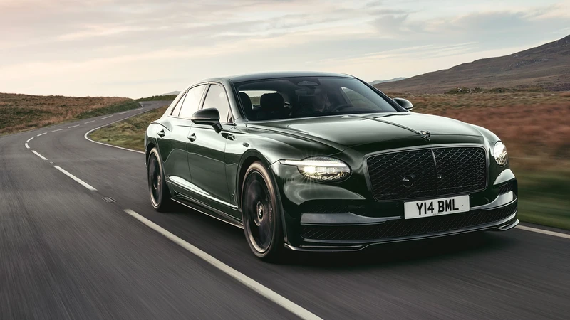 Bentley Flying Spur: el lujo hecho a mano se combina con un desempeño híbrido de alto nivel