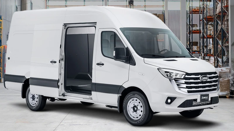 JAC Sunray Cargo Euro 6 2026 baja de precio en México y ahora es la van grande nueva más barata