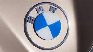 BMW es otra de las marcas de autos que tiene nuevo logotipo