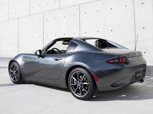 Mazda MX-5 Miata RF 2017 tiene un precio inicial de $31,555 dólares