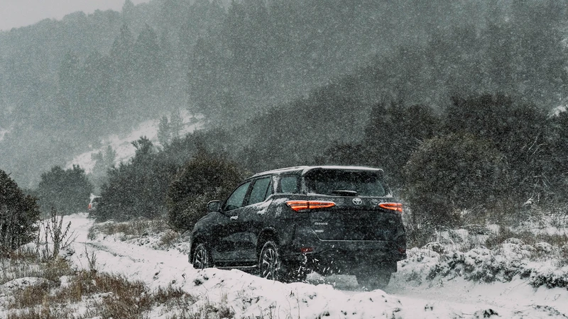 Winter Experience 2025: comenzó la clínica de manejo en nieve de Toyota