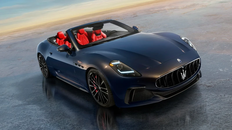 Maserati GranCabrio 2024, es un elegante convertible electrificado