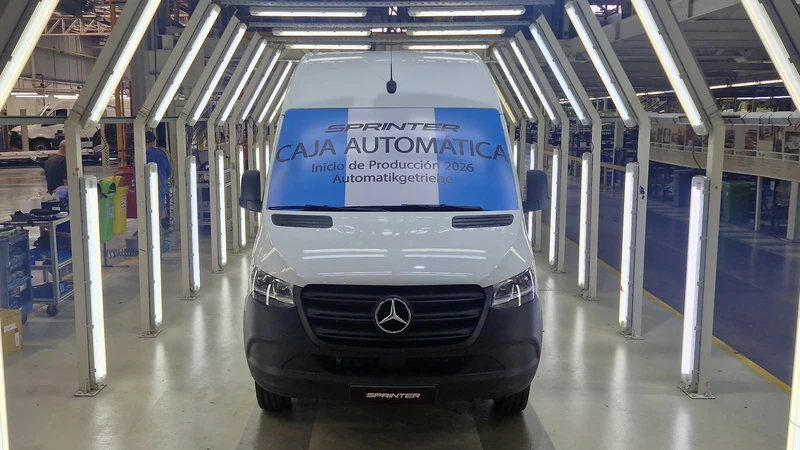 Mercedes-Benz ya produce la Sprinter automática en Argentina