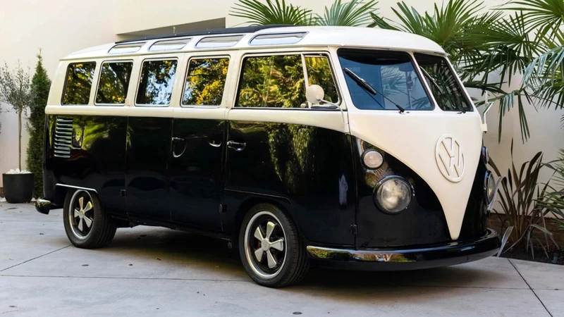 Volkswagen Combi Samba 1965, restomod viajera con mucha onda