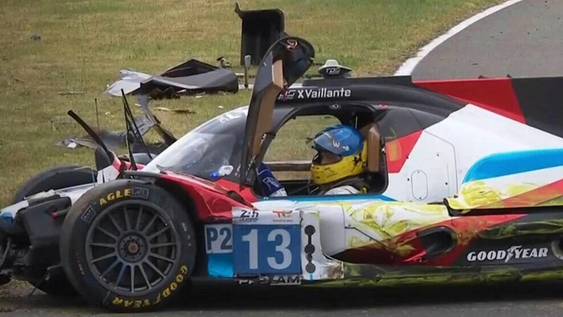 Expulsan a piloto de las 24 Horas de Le Mans por no manejar bien