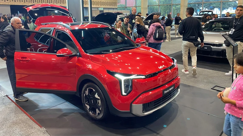 SIA 2025 - Kia Stonic Híbrido 2026: precios, versiones y novedades