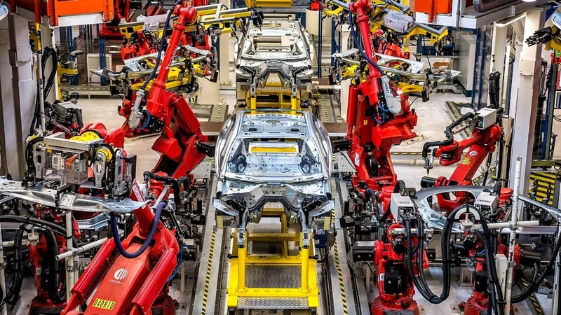 Stellantis fabricará sus vehículos eléctricos grandes en Italia