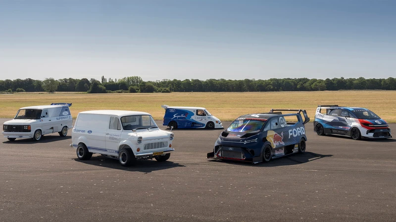 Ford exhibió las cinco generaciones de la SuperVan en Goodwood 2025