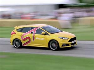 Video: Ford Focus ST confronta a su gemelo virtual