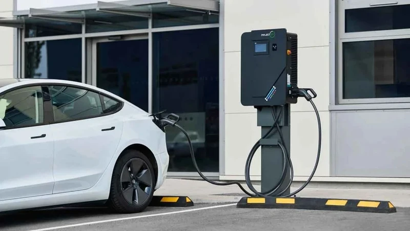 Top 10: los vehículos electrificados más vendidos en Chile